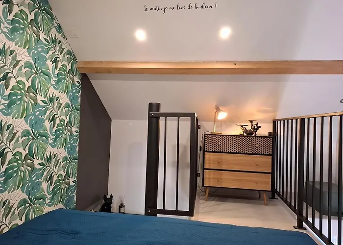 Neuf Independant Apartment